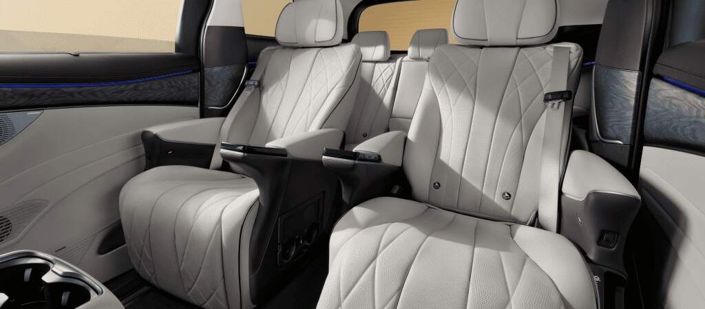 Interior Denza D9: Kenyamanan Captain Seat dengan Fitur Pijat & Leg Rest